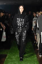 セヴシグ 2024年春夏コレクション - 障壁の先に見える一縷の光｜写真8