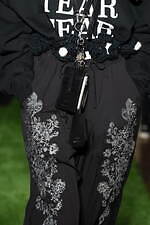 セヴシグ 2024年春夏コレクション - 障壁の先に見える一縷の光｜写真9