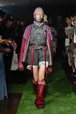 セヴシグ 2024年春夏コレクション - 障壁の先に見える一縷の光｜写真18