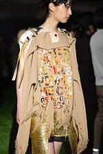 セヴシグ 2024年春夏コレクション - 障壁の先に見える一縷の光｜写真20