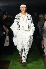 セヴシグ 2024年春夏コレクション - 障壁の先に見える一縷の光｜写真35