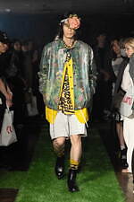 セヴシグ 2024年春夏コレクション - 障壁の先に見える一縷の光｜写真40