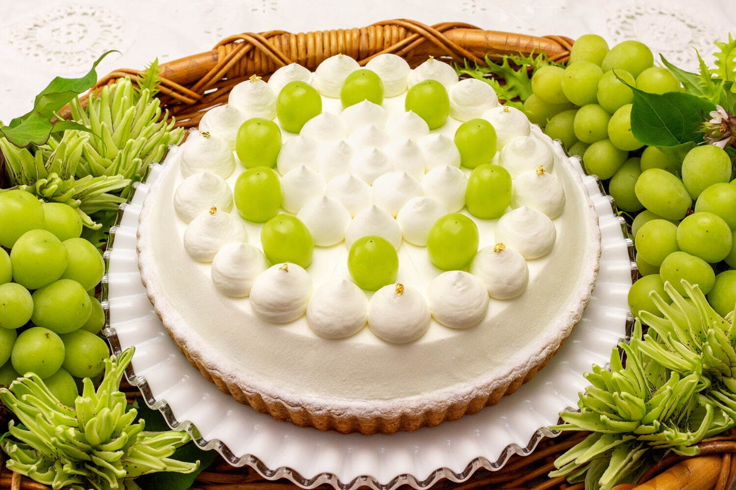シャインマスカットのショートケーキタルト
ホール(25cm) 11,340円 ※カフェ利用の場合は税率が異なる。