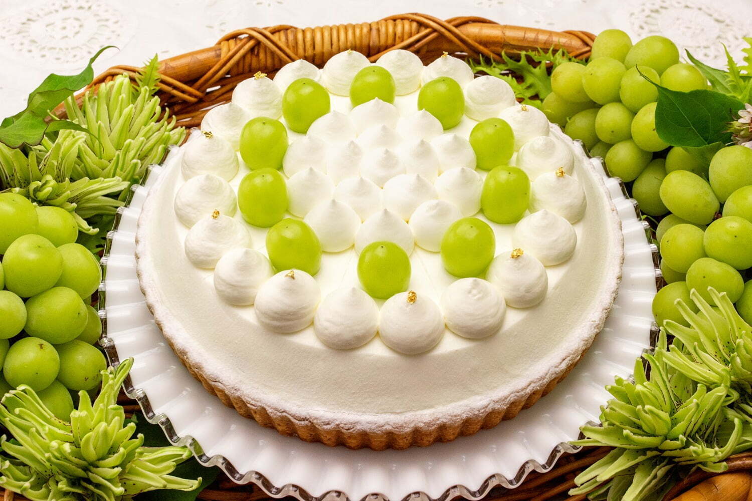 キル フェ ボン青山限定「シャインマスカットのショートケーキタルト」はじける果実×ふんわりクリーム