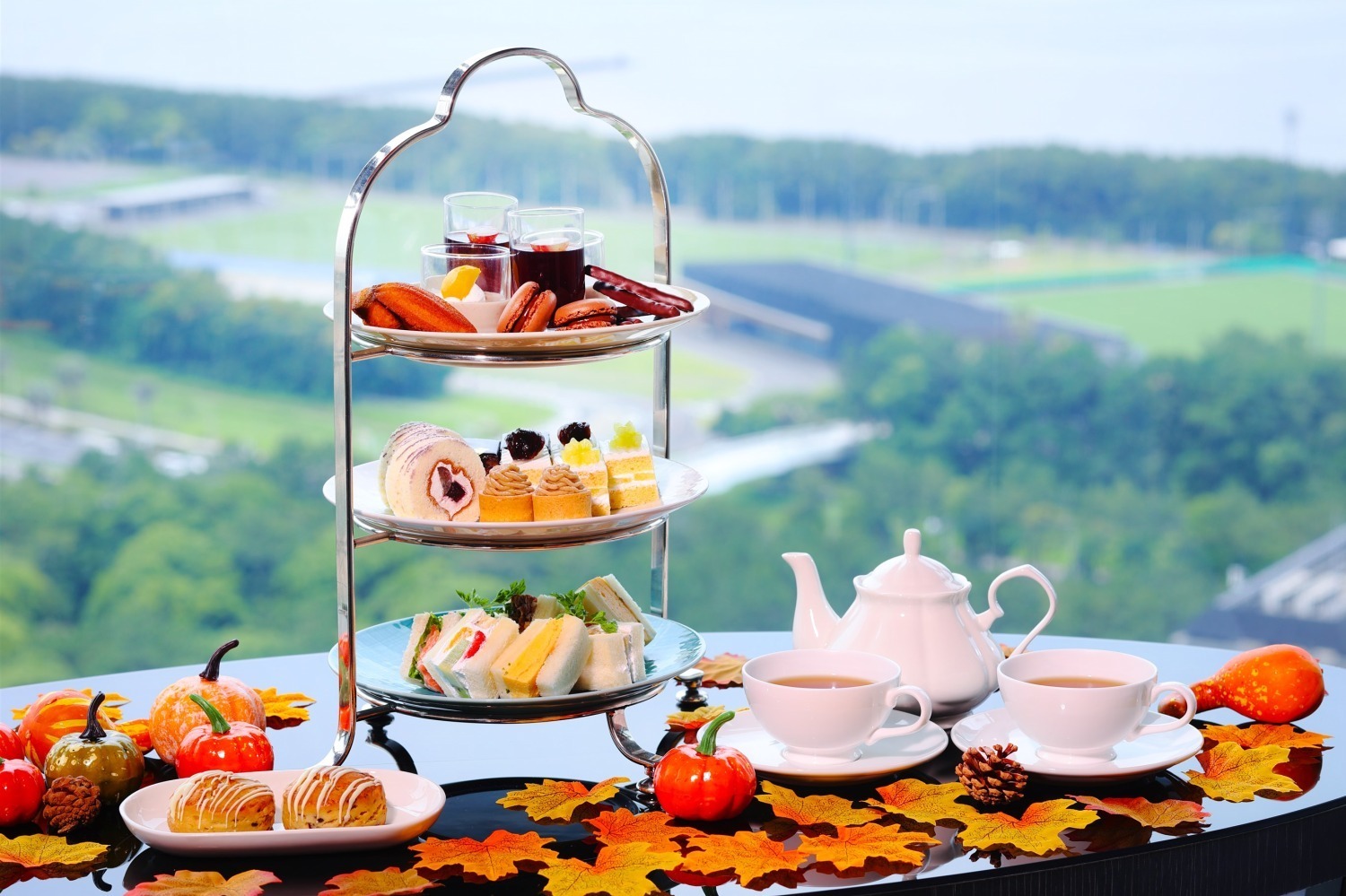 ぶどう｜ホテルニューオータニ幕張“栗＆ぶどう”アフタヌーンティー、マロンショートやグレープロールなど