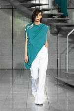 ヨウヘイ オオノ 2024年春夏コレクション - 過去と向き合い、夢を築く｜写真33