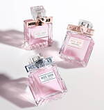 ディオール“メゾンのドレスルーム”着想23年秋コスメ、花々に彩られた限定アイシャドウやリップなど｜写真10