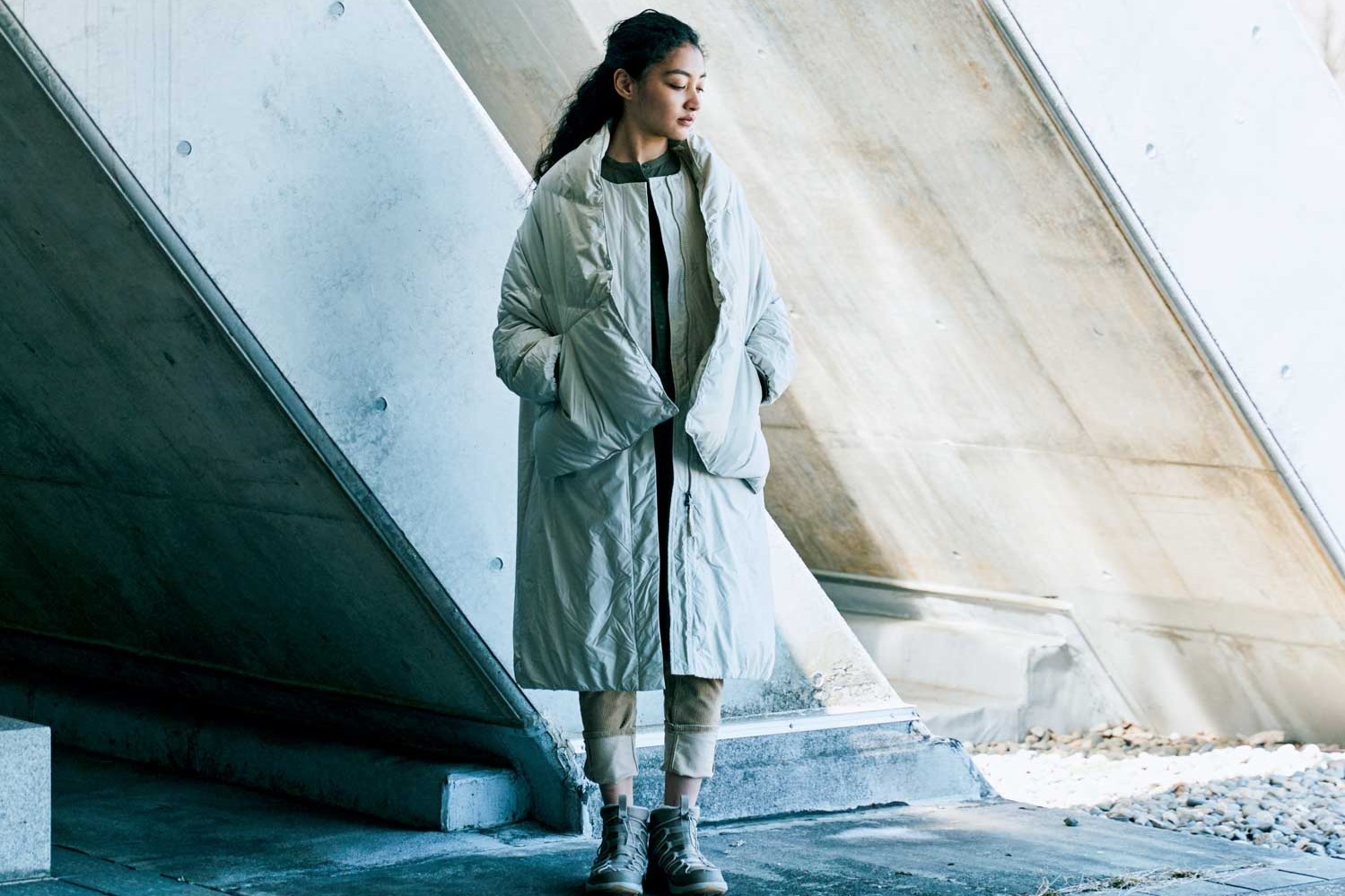 ナンガ新作ウィメンズダウン、ゆったりシルエットのノーカラーコート＆高機能防寒ダウンなど