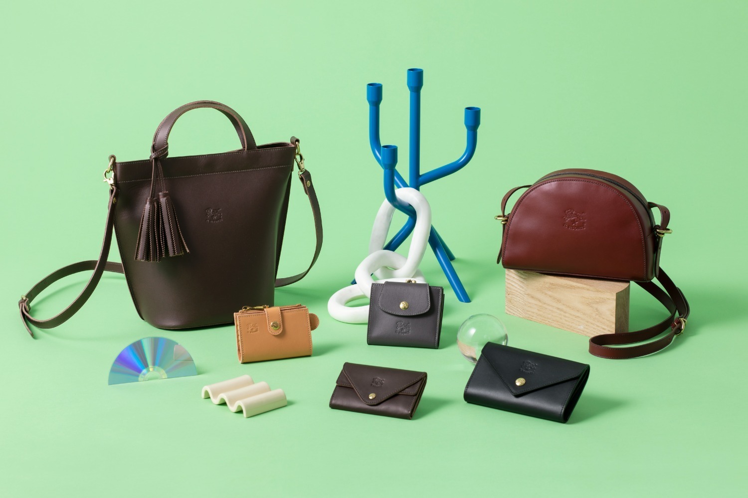 イル ビゾンテ“ヴィンテージ＆滑らか”レザー新作、風合いが変化するハンドバッグやウォレット
