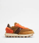 トッズ新作“オレンジ×ブラウン”の秋色モコモコ素材を配したバッグ＆スニーカー、阪急うめだ本店先行販売｜写真2