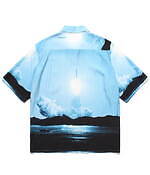 ワコマリア×写真家・小浪次郎、鮮やかな作品を“総柄”で落とし込んだハワイアンシャツ｜写真2