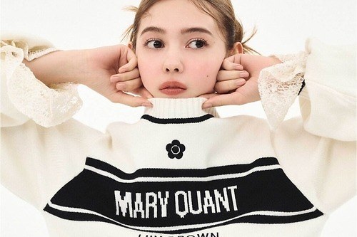 リリー ブラウン×マリークヮントのコラボ第3弾“デイジー＆ロゴ入り”ニット、バッグやソックスも