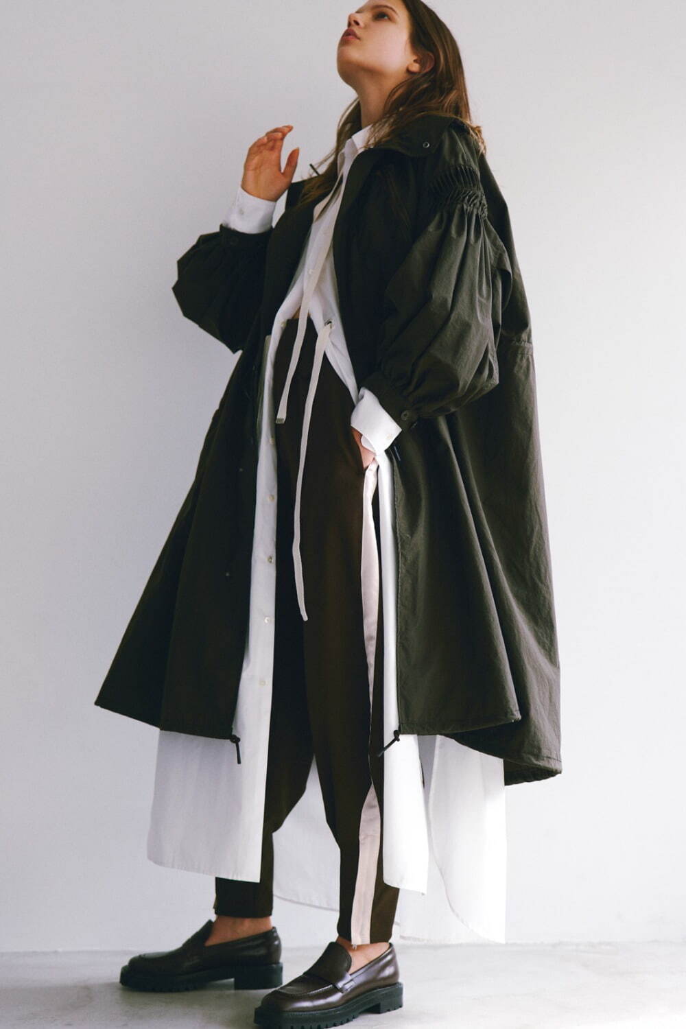 Megmiura メグミウラ ロングコート 映像にもこだわった、MEGMIURA WARDROBE 2022SSコレクション