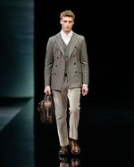 ジョルジオ アルマーニ 2014-15年秋冬メンズコレクション ‐ 紳士の装いにラグランを取り入れて｜写真1