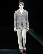 ジョルジオ アルマーニ 2014-15年秋冬メンズコレクション ‐ 紳士の装いにラグランを取り入れて｜写真2