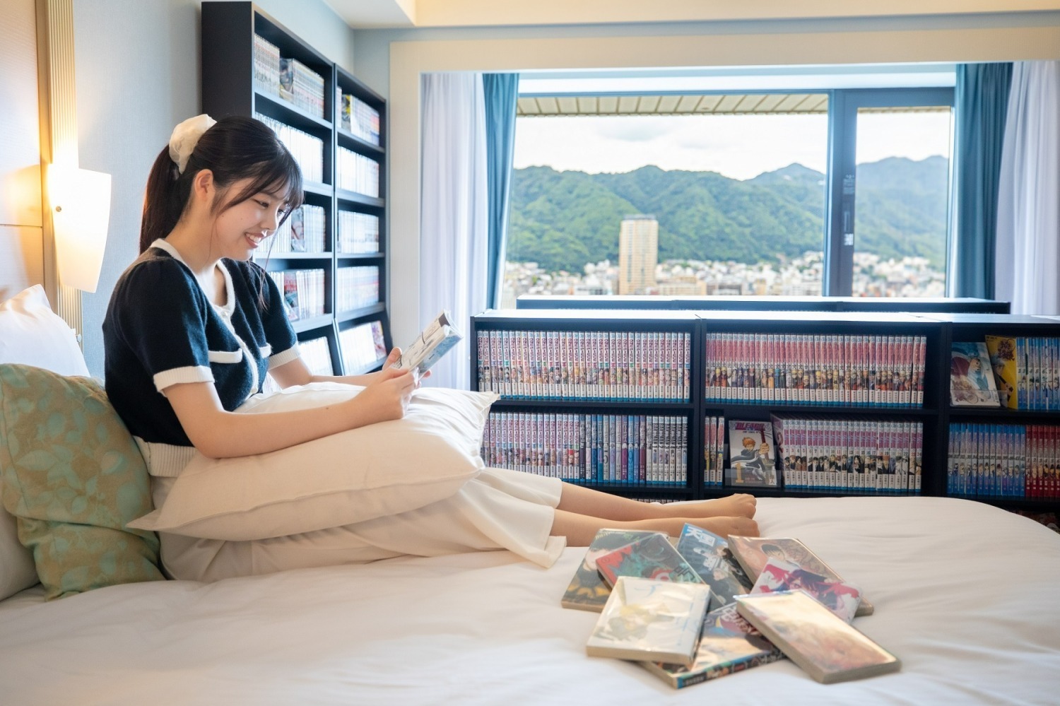 ホテルオークラ神戸“3,000冊の漫画本”に囲まれる「マンガルーム」名作から話題作まで読み放題｜写真0