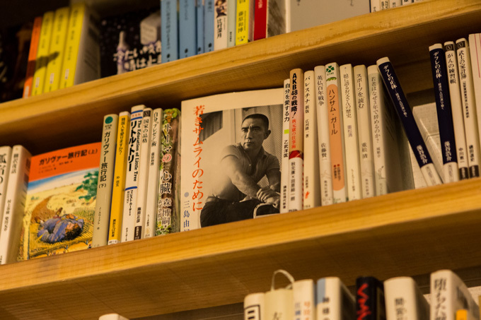 「森の図書室」渋谷で深夜まで営業 - 飲食も可能な“本と人がつながる場所”｜写真10