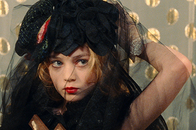 映画『ヴィオレッタ』仏一流女性写真家イオネスコが娘のヌードを撮影した実話