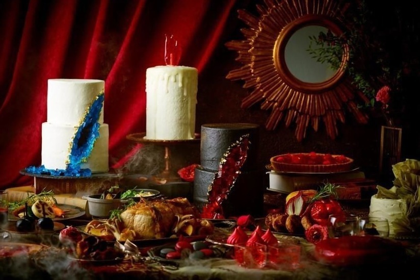 シフォンケーキ｜中世ヨーロッパ“天空の古城”テーマのハロウィンスイーツビュッフェ、アートホテル大阪ベイタワーで