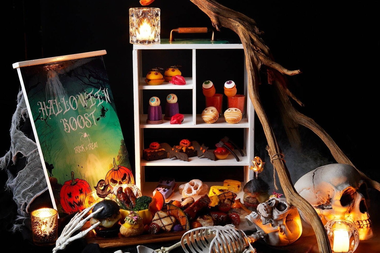 ハンバーガー｜ANAインターコンチネンタルホテル東京のハロウィンアフタヌーンティー、魔女の帽子フィナンシェなど