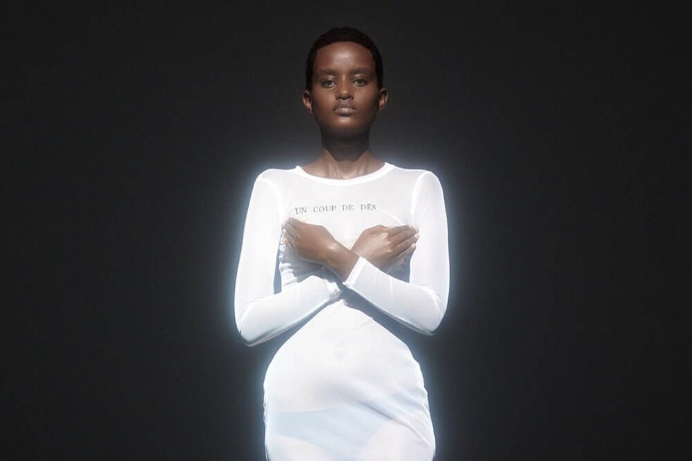 ドレスドアンドレスド“マラルメの詩”刺繍のシアードレス＆ハンマーサテンパンツ - 渋谷で期間限定ストア