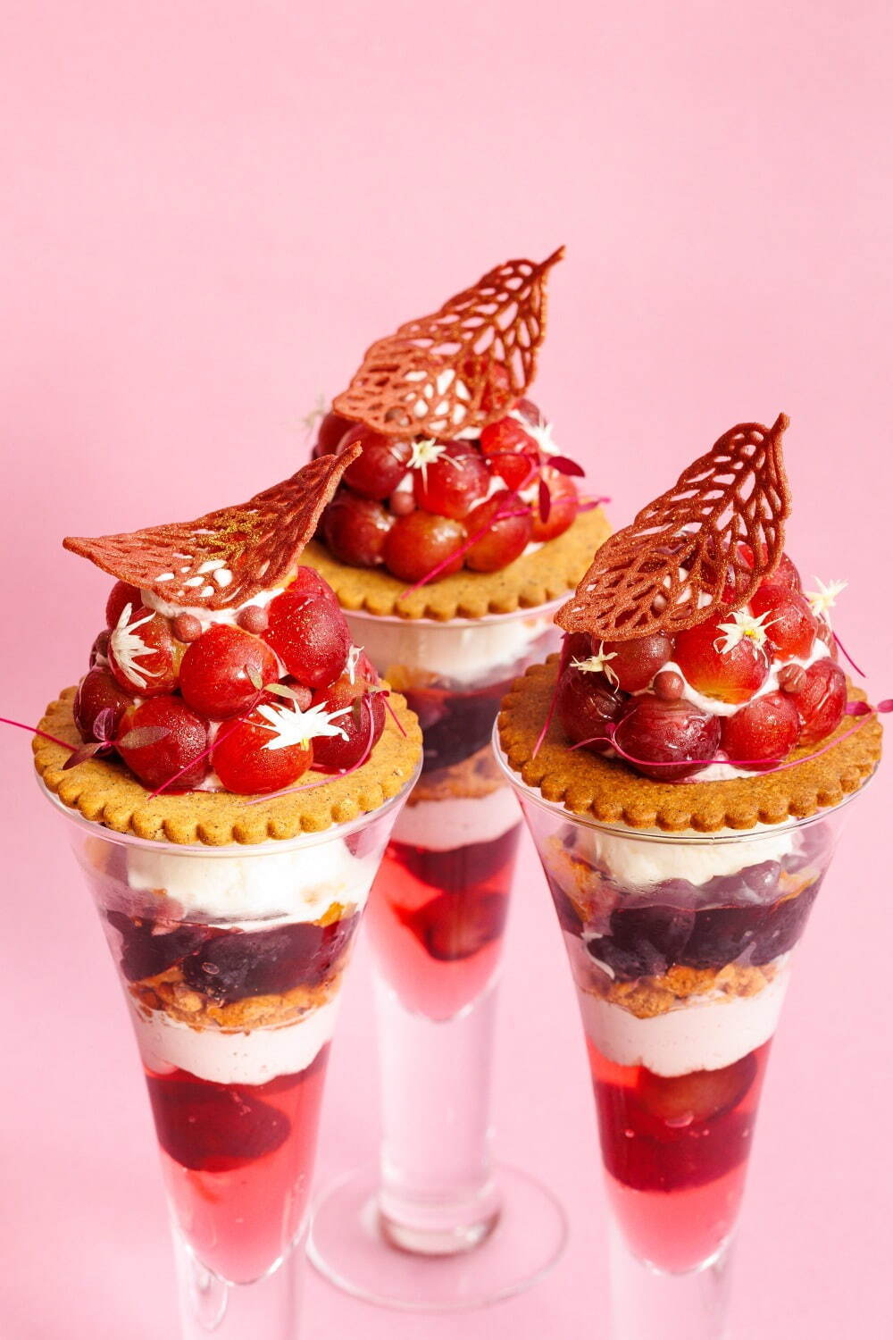 Parfait au Raisin Sangria～葡萄のサングリアパフェ 2,500円、 ドリンク付き 3,100円、テイクアウト 1,400円