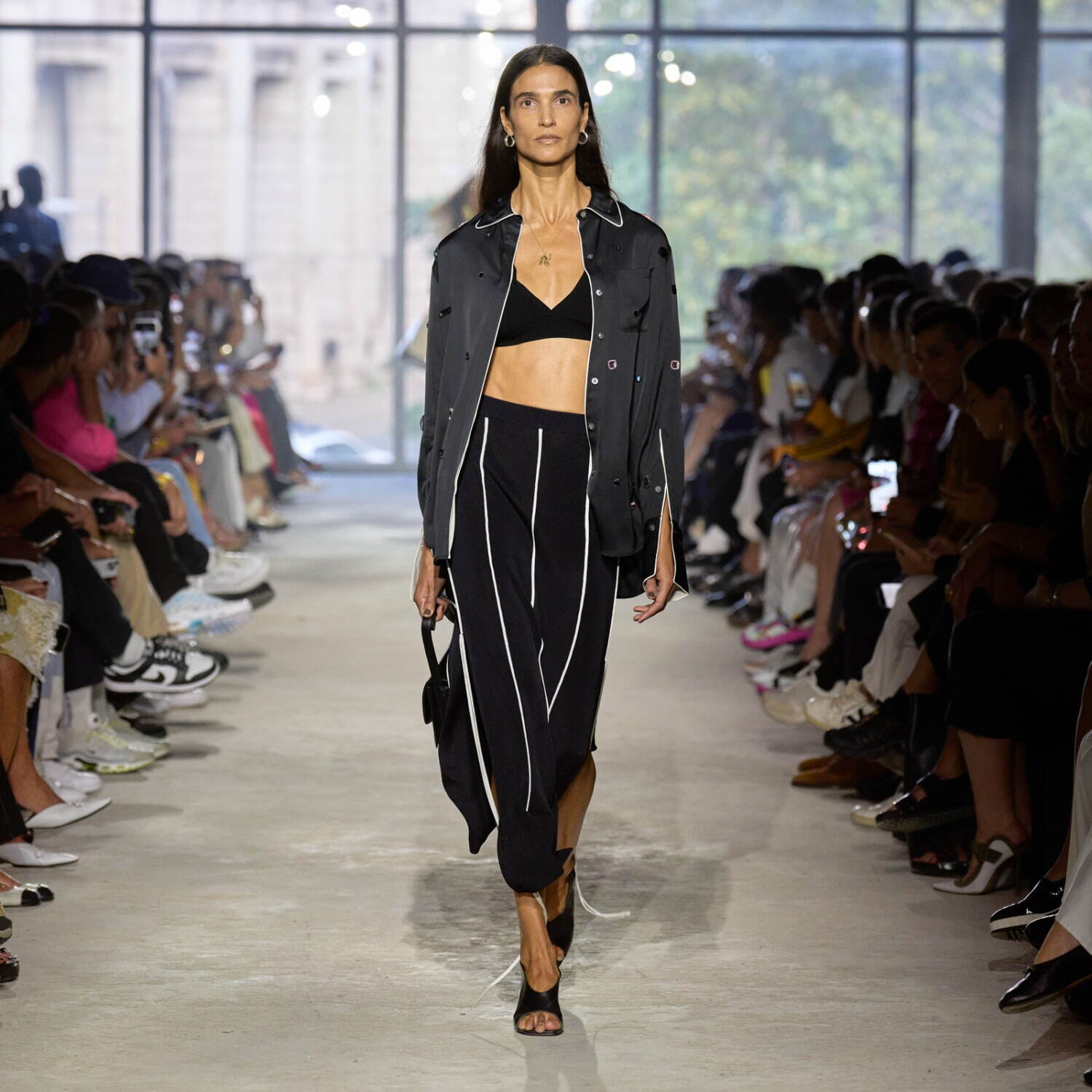 3.1 フィリップ リム(3.1 Phillip Lim) 2024年春夏ウィメンズコレクション  - 写真11