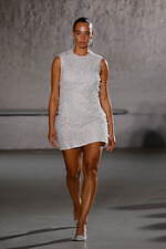 トリー バーチ 2024年春夏コレクション	- “エフォートレス”な生活を目指して｜写真29