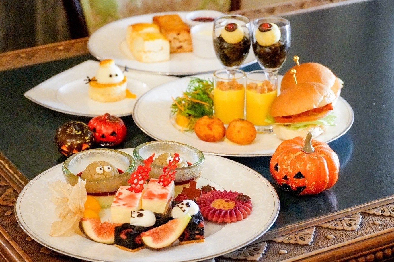 フレンチ｜長楽館“仮装姿で楽しむ”ハロウィン限定アフタヌーンティーorフレンチコース、記念撮影ブースも