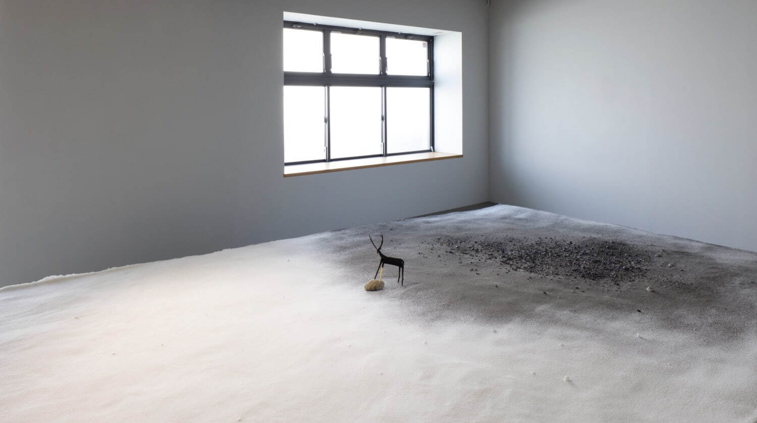 Jaeeun Choi, Installation view of “Disappearing Souls....,” 2022, Salt, ash, debris, sound
Photo: Keizo Kioku
Courtesy of MISA SHIN GALLERY