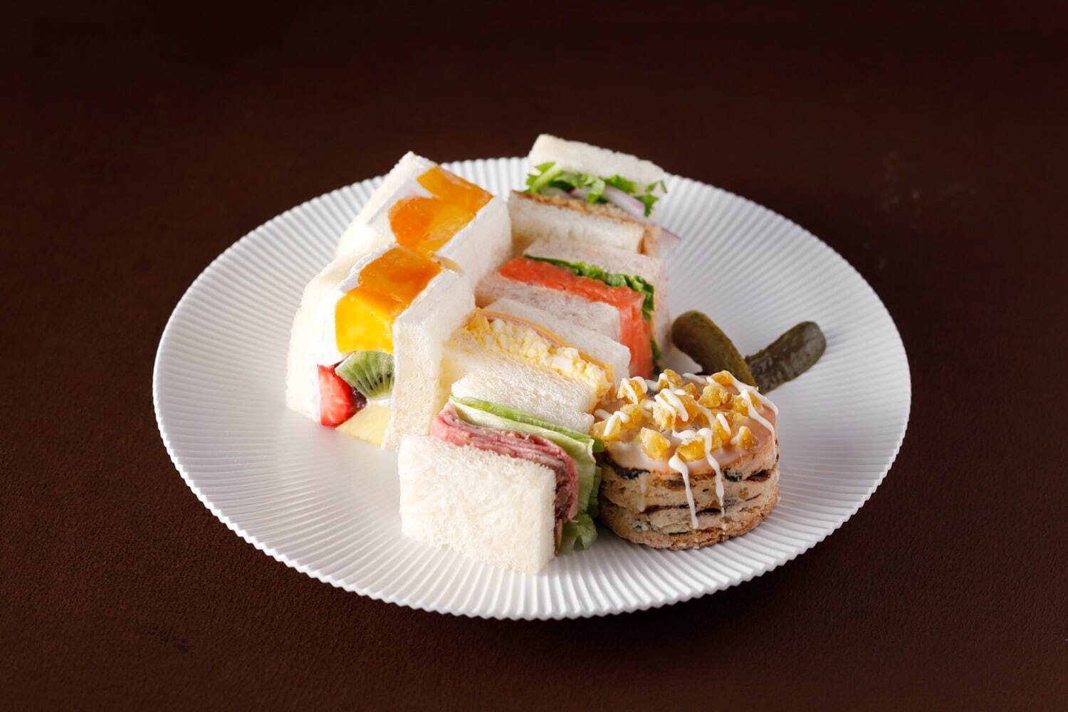 ホテルニューオータニ大阪“栗＆ぶどう”アフタヌーンティー、スーパーモンブラン＆メロンショート食べ比べ｜写真3