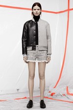 T by アレキサンダーワンの期間限定ストアが伊勢丹新宿にオープン - 限定バッグ＆新作を先行発売｜写真2