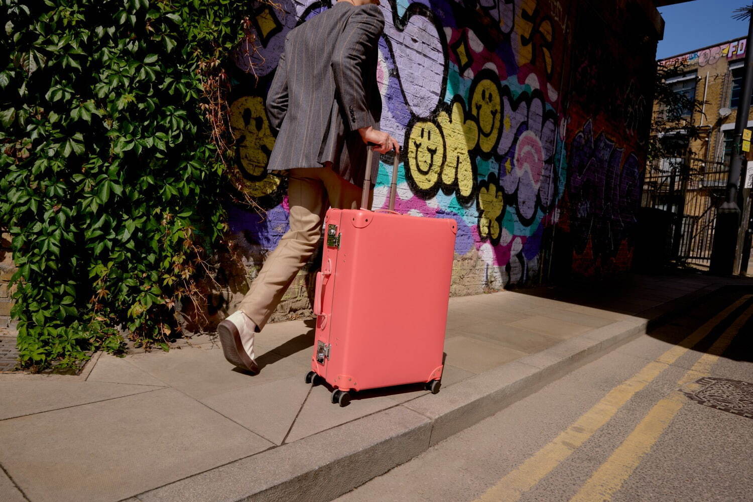 グローブ・トロッター“ポップなカラー”のスーツケース、グリーンやパステルブルーなど3色展開｜写真41