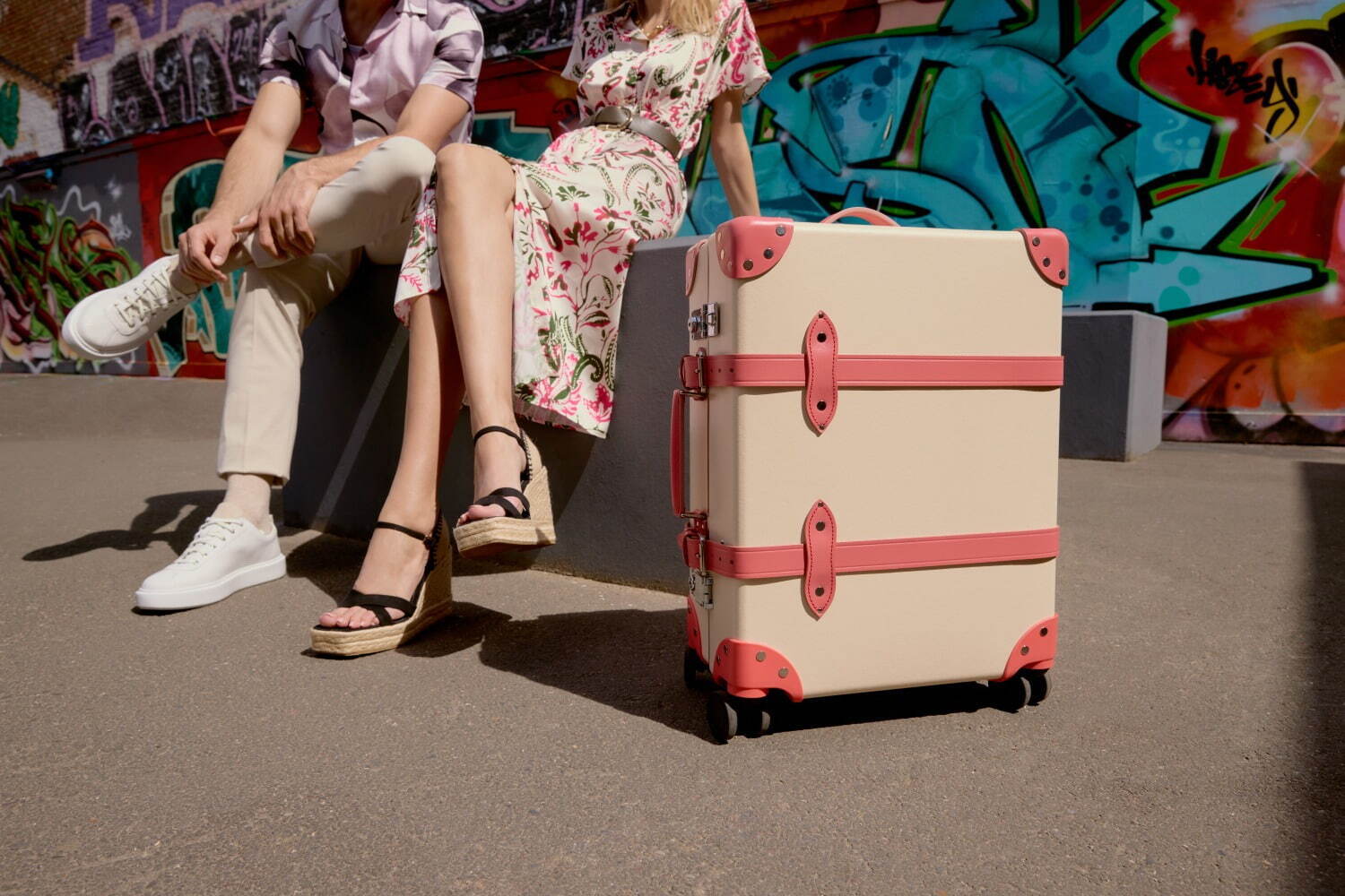 グローブ・トロッター“ポップなカラー”のスーツケース、グリーンやパステルブルーなど3色展開｜写真42