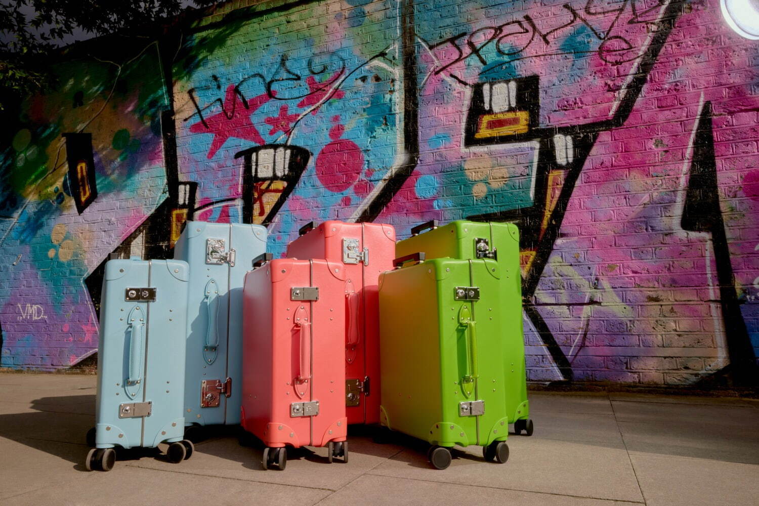 グローブ・トロッター“ポップなカラー”のスーツケース、グリーンやパステルブルーなど3色展開｜写真11