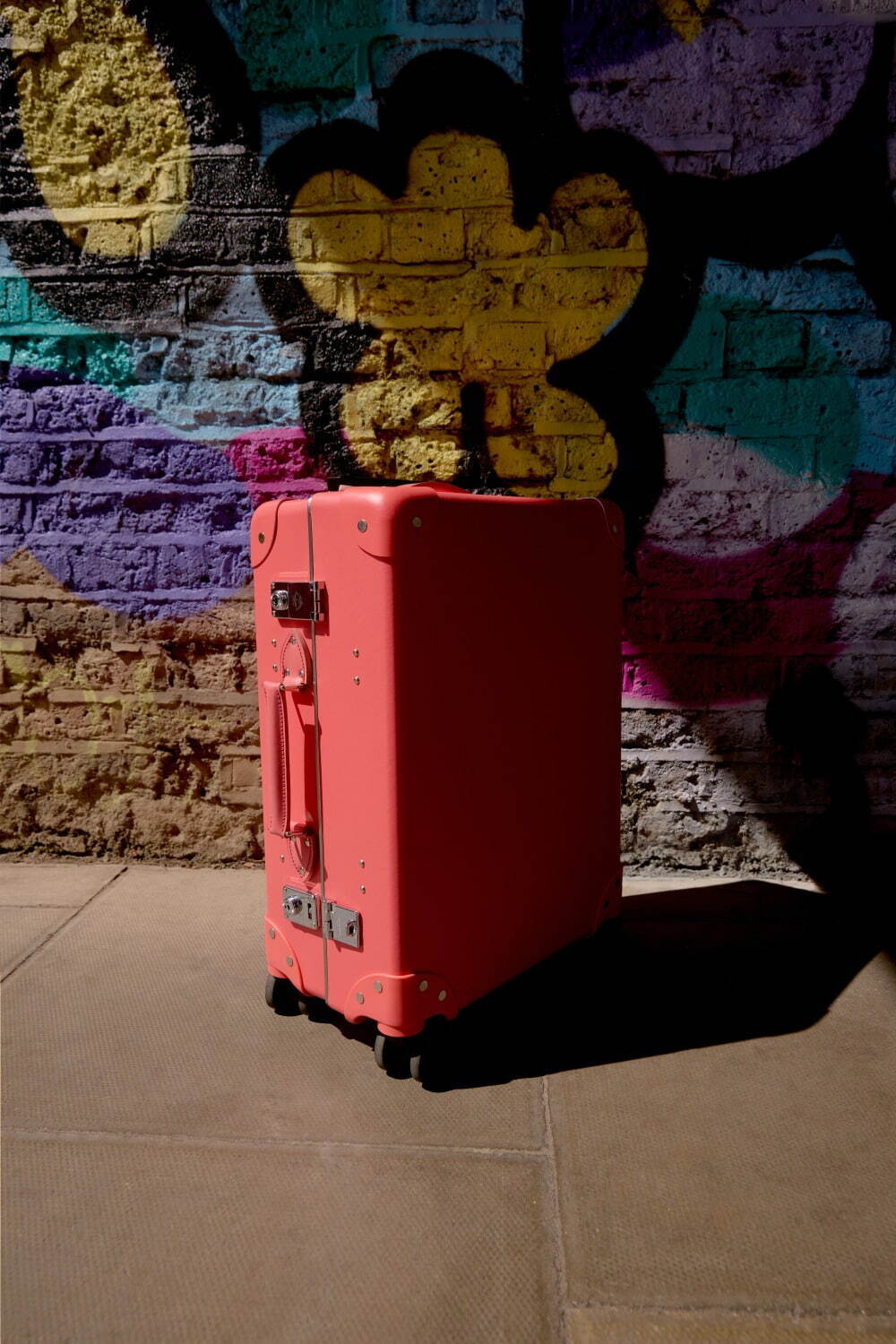 グローブ・トロッター“ポップなカラー”のスーツケース、グリーンやパステルブルーなど3色展開｜写真57