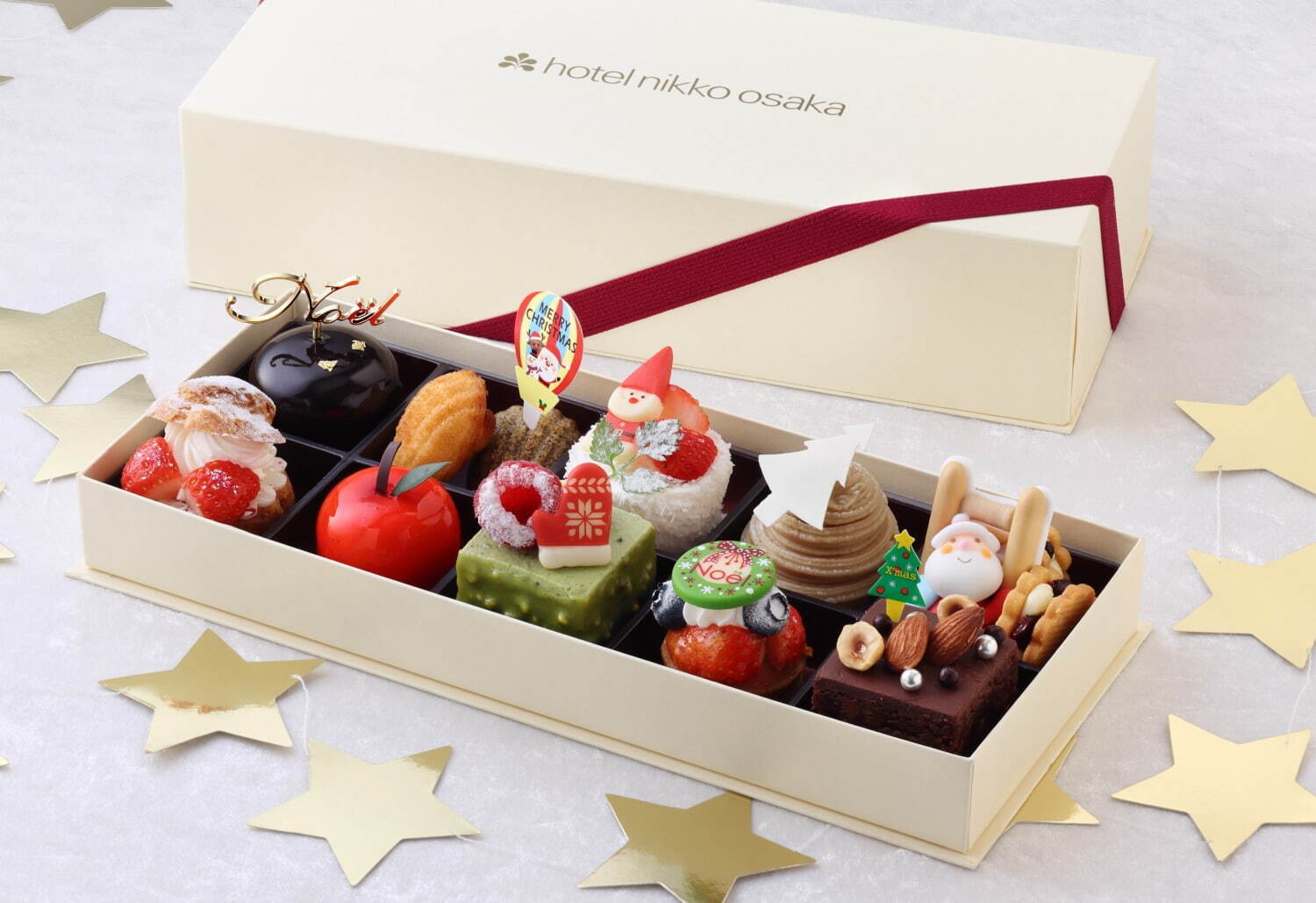ホテル日航大阪のクリスマスケーキ2023、苺たっぷり華やか2段ショート＆チョコのはしご付きケーキ｜写真6