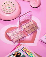 エチュード“ピンク全開”の23年クリスマスコスメ、くすみピンクベージュの9色アイパレ＆深紅リップ｜写真3