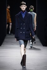 アレキサンダー ワン 2014-15年秋冬コレクション - 実用的アイテムに遊び心ある演出｜写真9