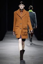 アレキサンダー ワン 2014-15年秋冬コレクション - 実用的アイテムに遊び心ある演出｜写真10