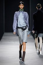 アレキサンダー ワン 2014-15年秋冬コレクション - 実用的アイテムに遊び心ある演出｜写真12