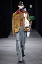 アレキサンダー ワン 2014-15年秋冬コレクション - 実用的アイテムに遊び心ある演出｜写真29