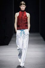 アレキサンダー ワン 2014-15年秋冬コレクション - 実用的アイテムに遊び心ある演出｜写真35