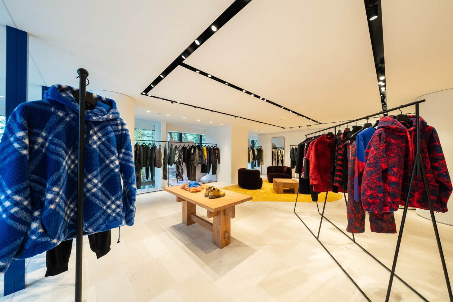 バーバリー、東京・表参道の旗艦店をリニューアル - メンズ＆ウィメンズを幅広く展開｜写真34