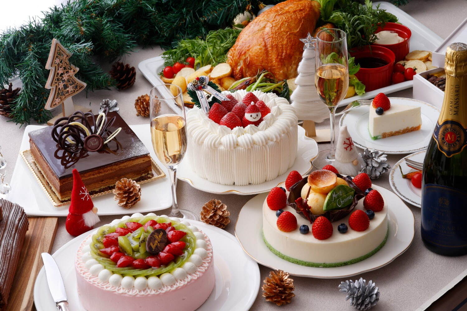 横浜・ホテルニューグランドの2023年クリスマス、苺×ピスタチオの鮮やかなムースケーキなど｜写真7