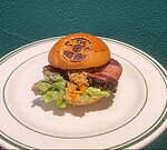 人気店のハンバーガー＆フライドポテトが渋谷・ミヤシタパークに、バレーボールのパブリックビューイングも｜写真4