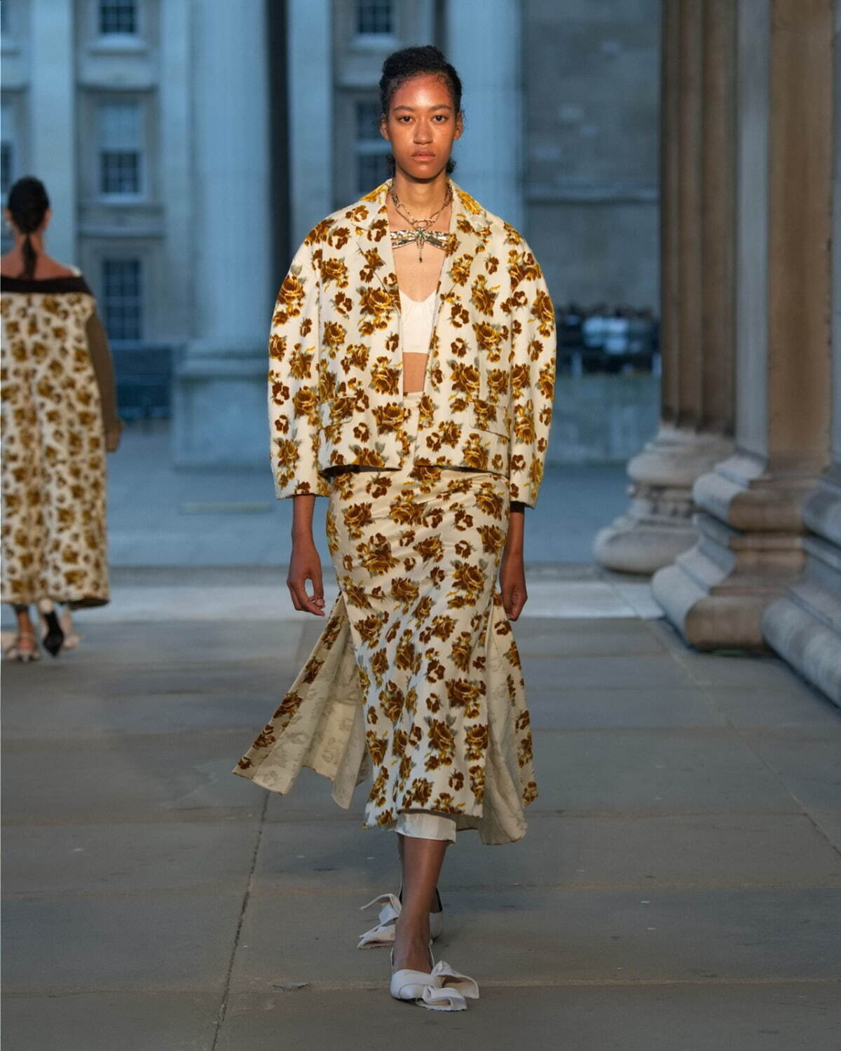 アーデム(ERDEM) 2024年春夏ウィメンズコレクション - ファッションプレス