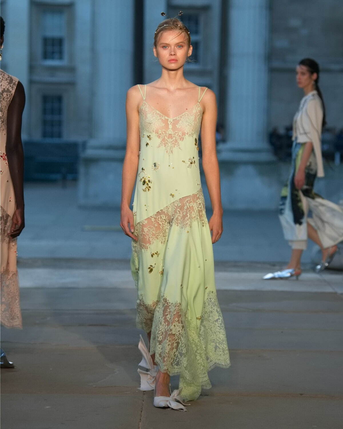 アーデム(ERDEM) 2024年春夏ウィメンズコレクション  - 写真13