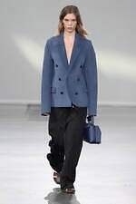 JW アンダーソン 24年春夏ウィメンズコレクション - おもちゃのような服｜写真2