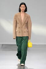 JW アンダーソン 24年春夏ウィメンズコレクション - おもちゃのような服｜写真4